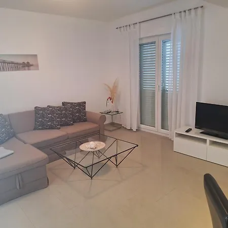 Apartment V
