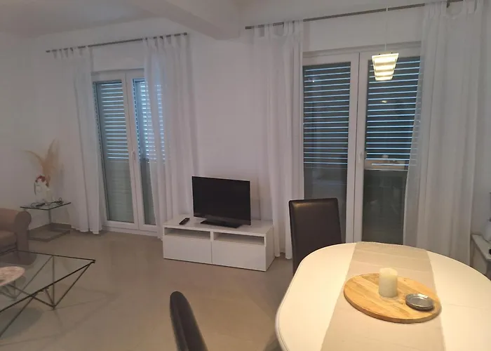 Apartament V *